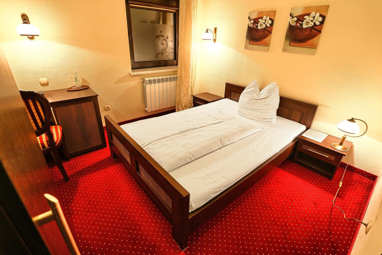 Hotel Zodiak Radomsko Exteriér fotografie